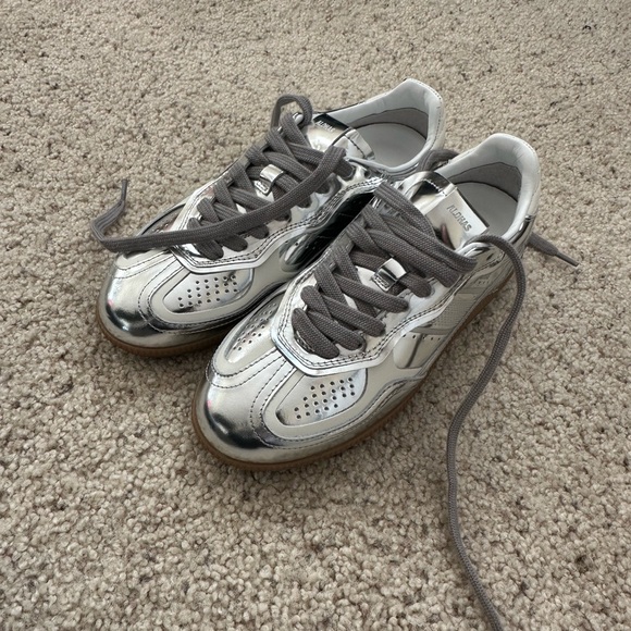 ALOHAS
Tb.490 Rife Metallic Leather Lace Up Sneakers - Picture 4 of 11